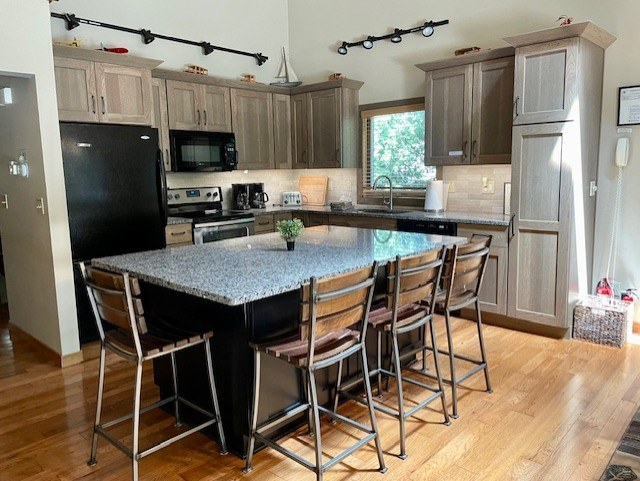 68d34fab82fe203f8803587f_pl4