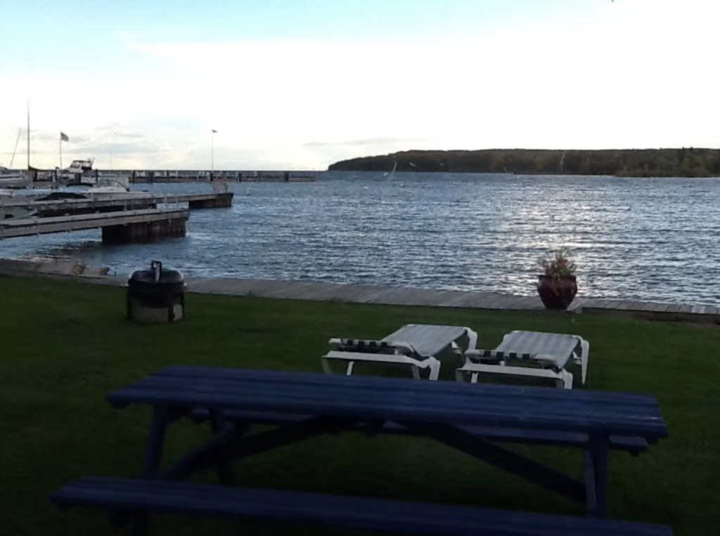 Mainsail Cottages